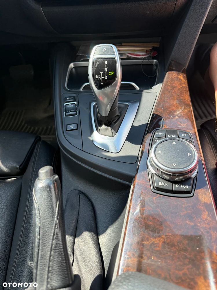 BMW Seria 3 328i xDrive Sport-Aut Sport Line - 10