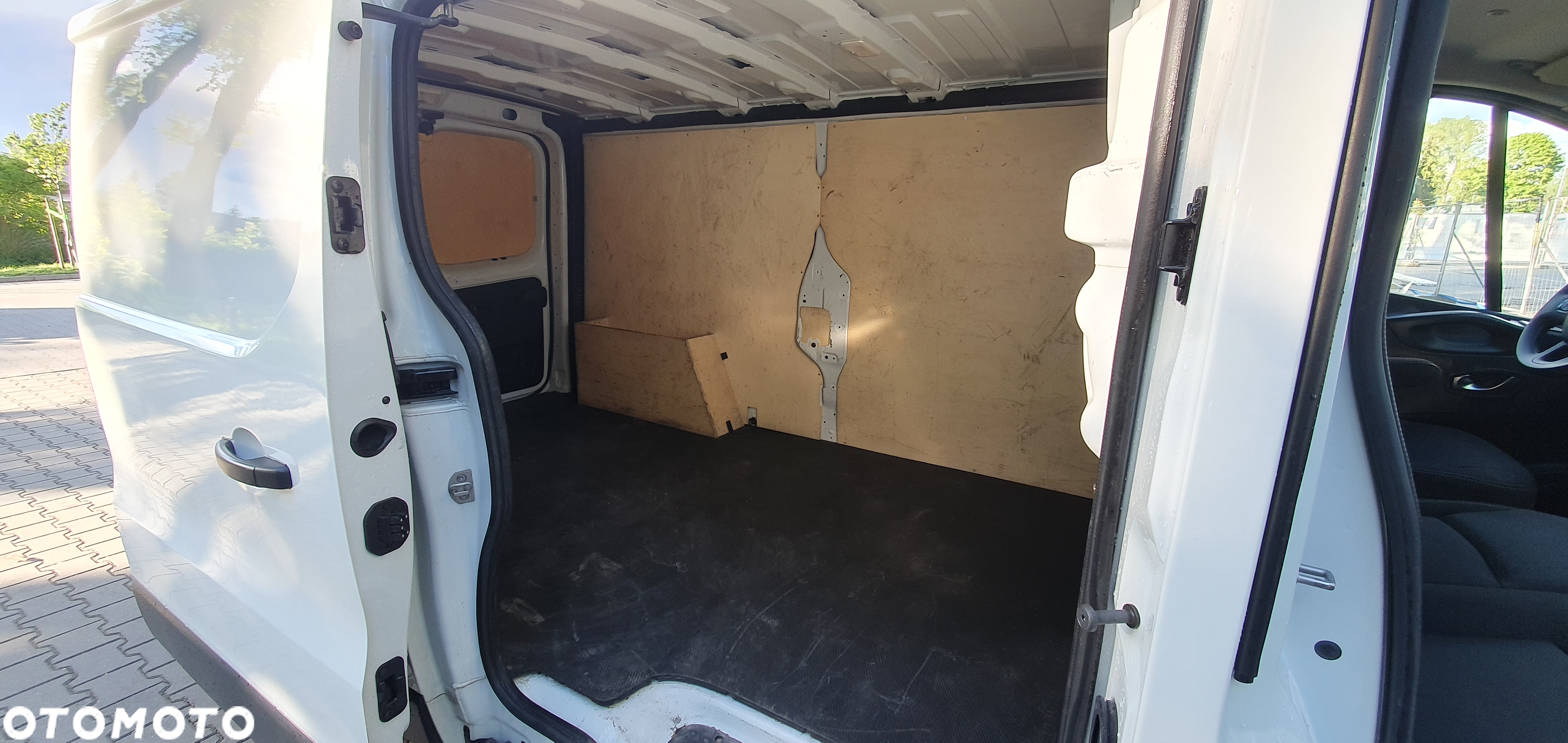 Renault Trafic - 23