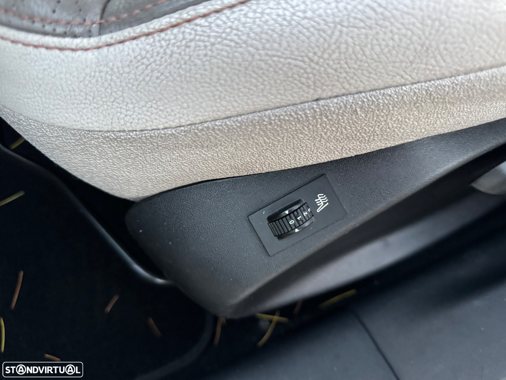 Peugeot 208 1.4 HDi Allure - 18