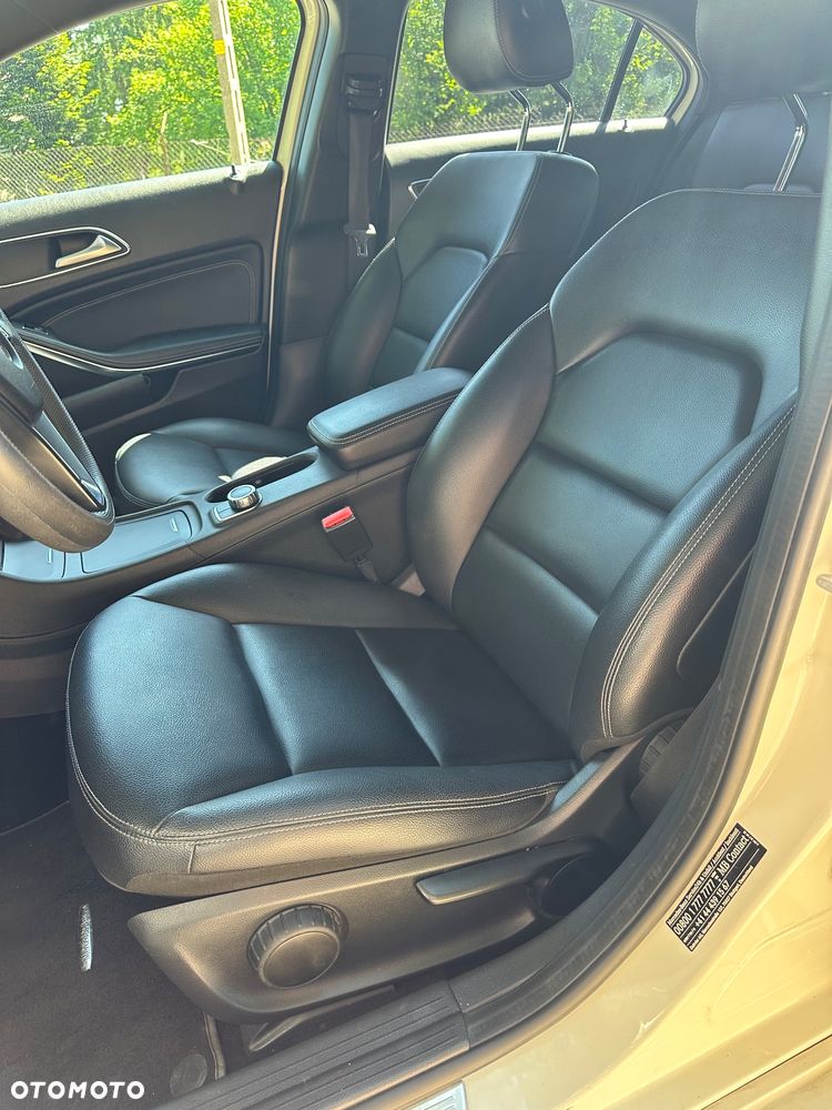 Mercedes-Benz Klasa A 180 7G-DCT SCORE - 33