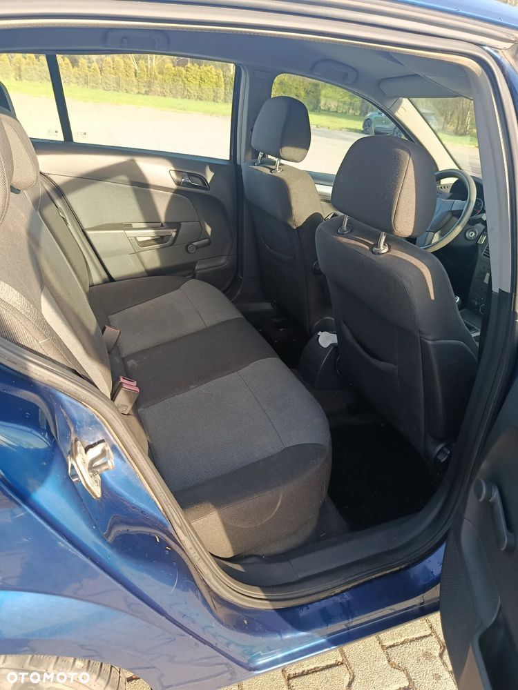 Opel Astra 1.6 Essentia - 3