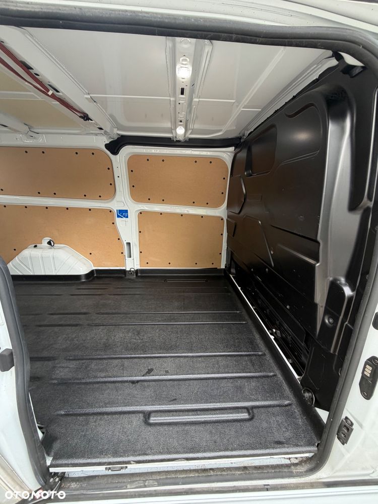 Ford TRANSIT CUSTOM SPORT - 8