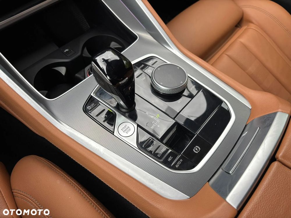 BMW X6 xDrive40i mHEV - 12