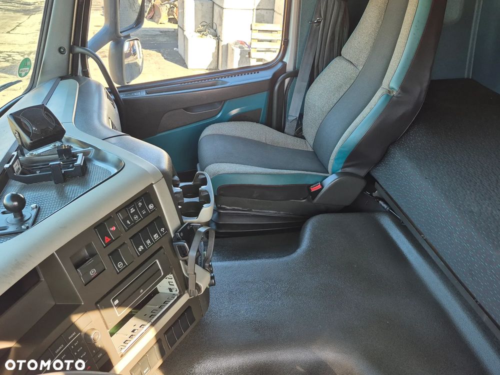 Volvo VOLVO FM 410 CHŁODNIA / WINDA PALFINGER / KABINA SYPIALKA /OŚ SKRĘTNA - 25