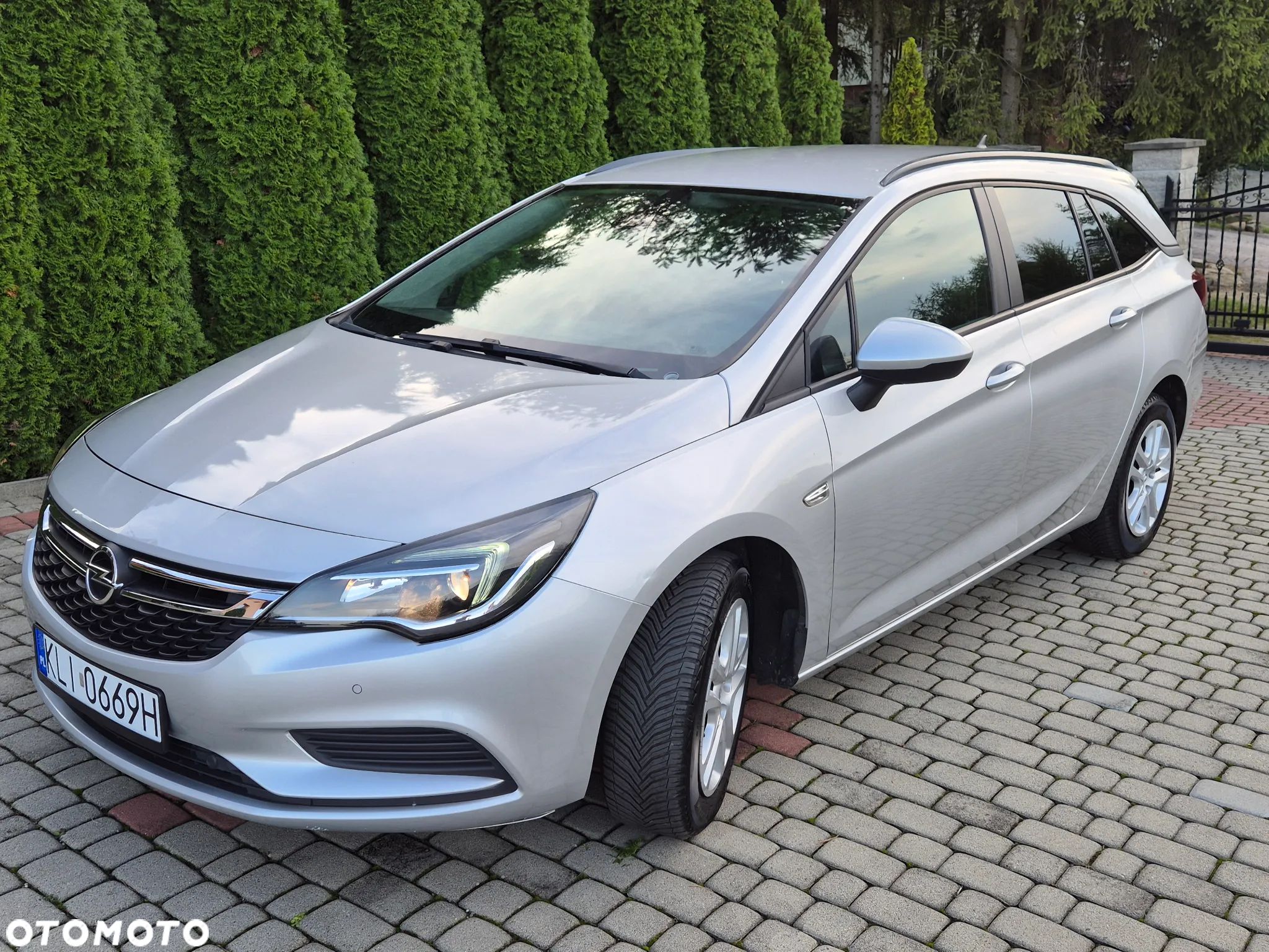 Opel Astra 1.6 CDTI DPF ecoFLEX Sports TourerStart/Stop Edition - 1