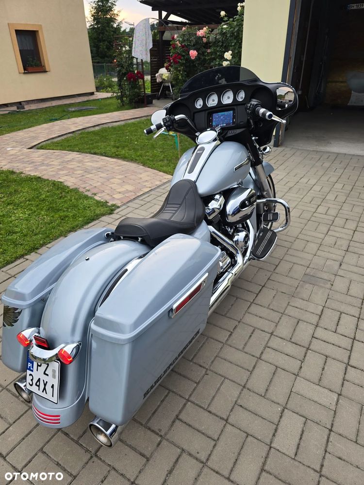 Harley-Davidson Touring Street Glide - 2
