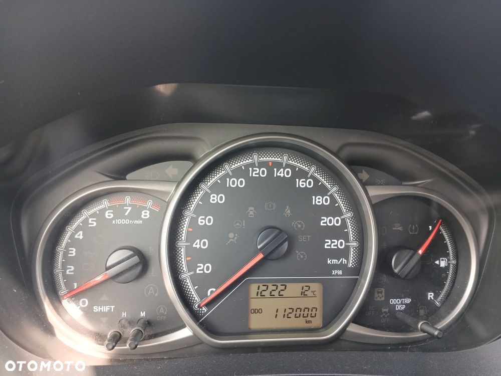 Toyota Yaris 1.0 Active EU6 - 8