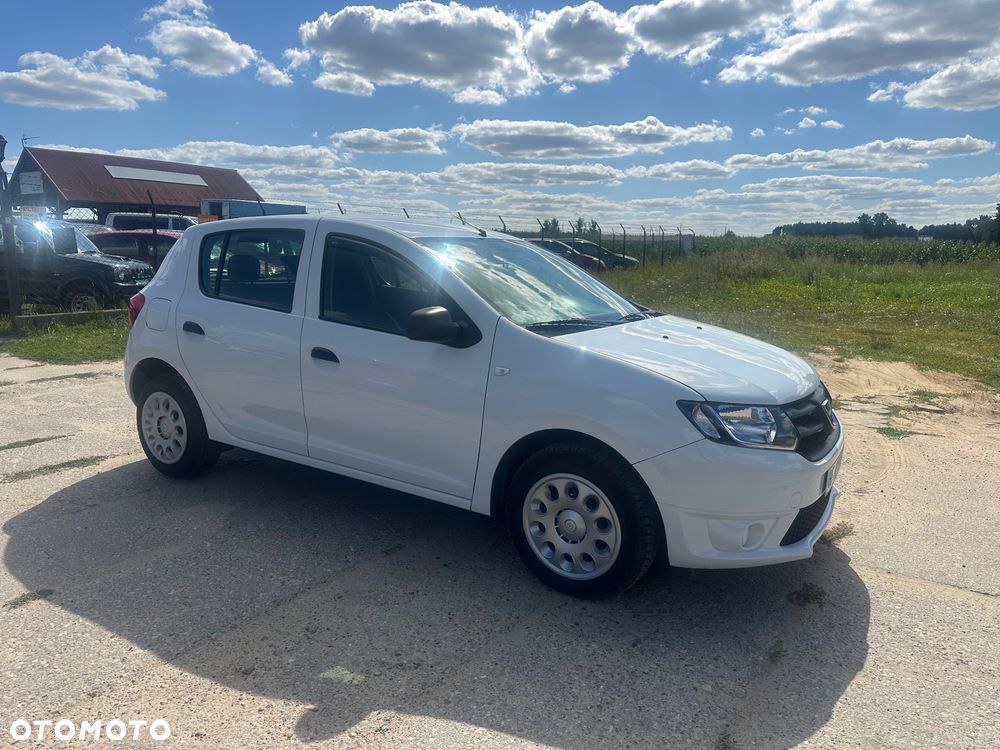 Dacia Sandero 1.2 16V 75 Essentiel - 1