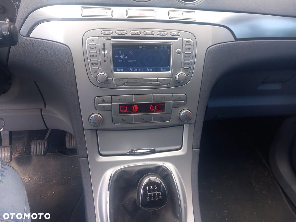 Ford S-Max 2.2 TDCi DPF Titanium - 14