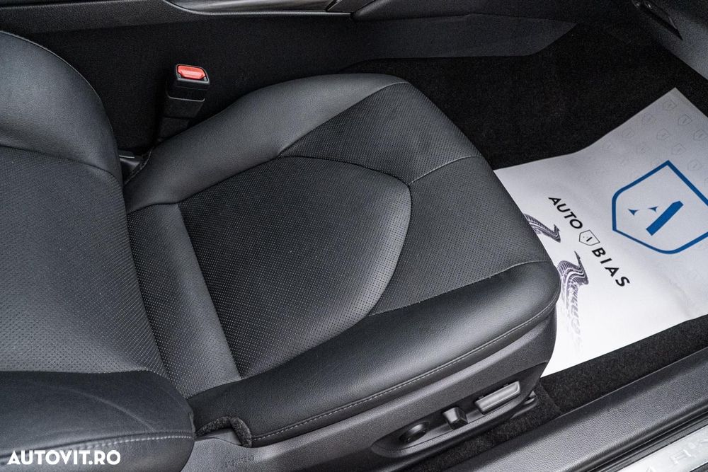 Toyota Camry 2.5 Exclusive - 28