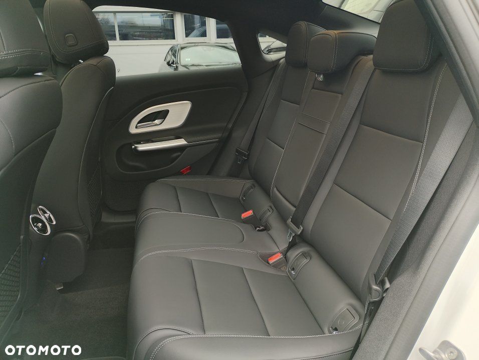 Mercedes-Benz CLA - 5