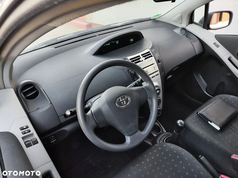 Toyota Yaris 1.0 VVT-i Sol - 17