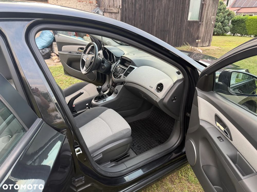 Chevrolet Cruze 1.6 LS - 12