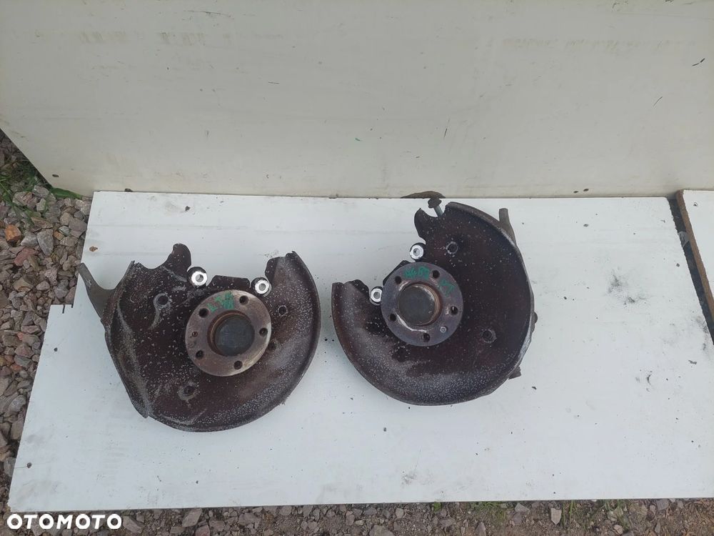 ZWROTNICA PIASTA PRAWY LEWY TYŁ AUDI A4 B8 1.8 2.0 TFSI 2.0 TDI - 1