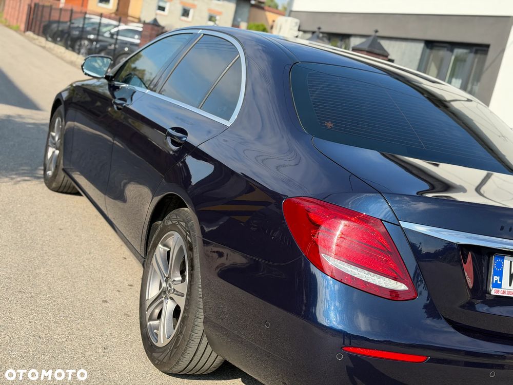 Mercedes-Benz Klasa E 220 d 4-Matic 9G-TRONIC - 39