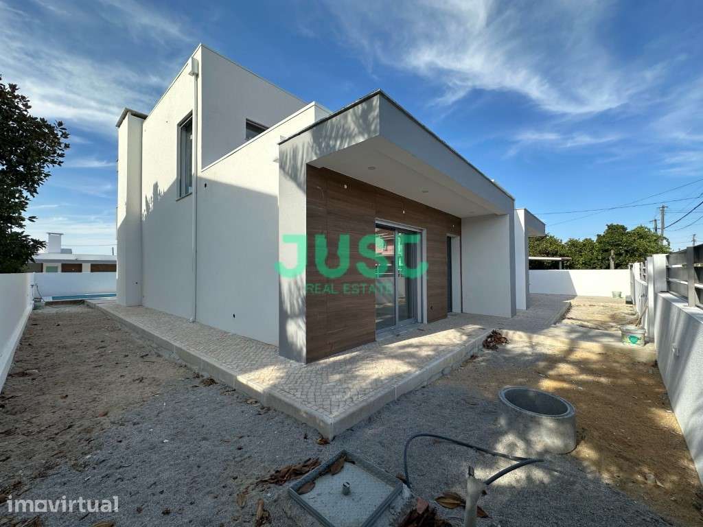 Moradia isolada, T4 com piscina e garagem em Azeitão. - Grande imagem: 4/38