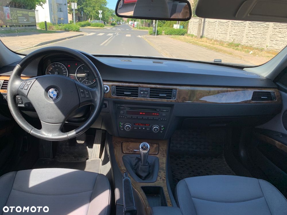 BMW Seria 3 318d - 8
