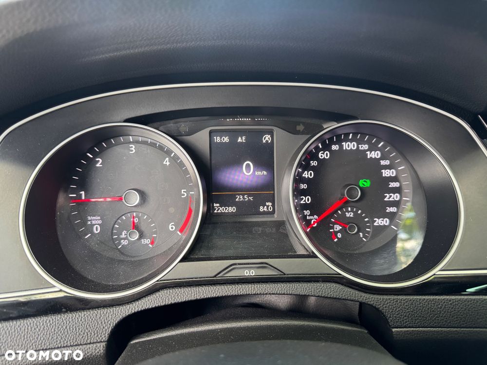 Volkswagen Passat 2.0 TDI SCR (BlueMotion Tech) 4Motion D Highline - 25