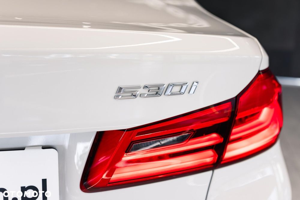 BMW Seria 5 530i Sport Line sport - 9