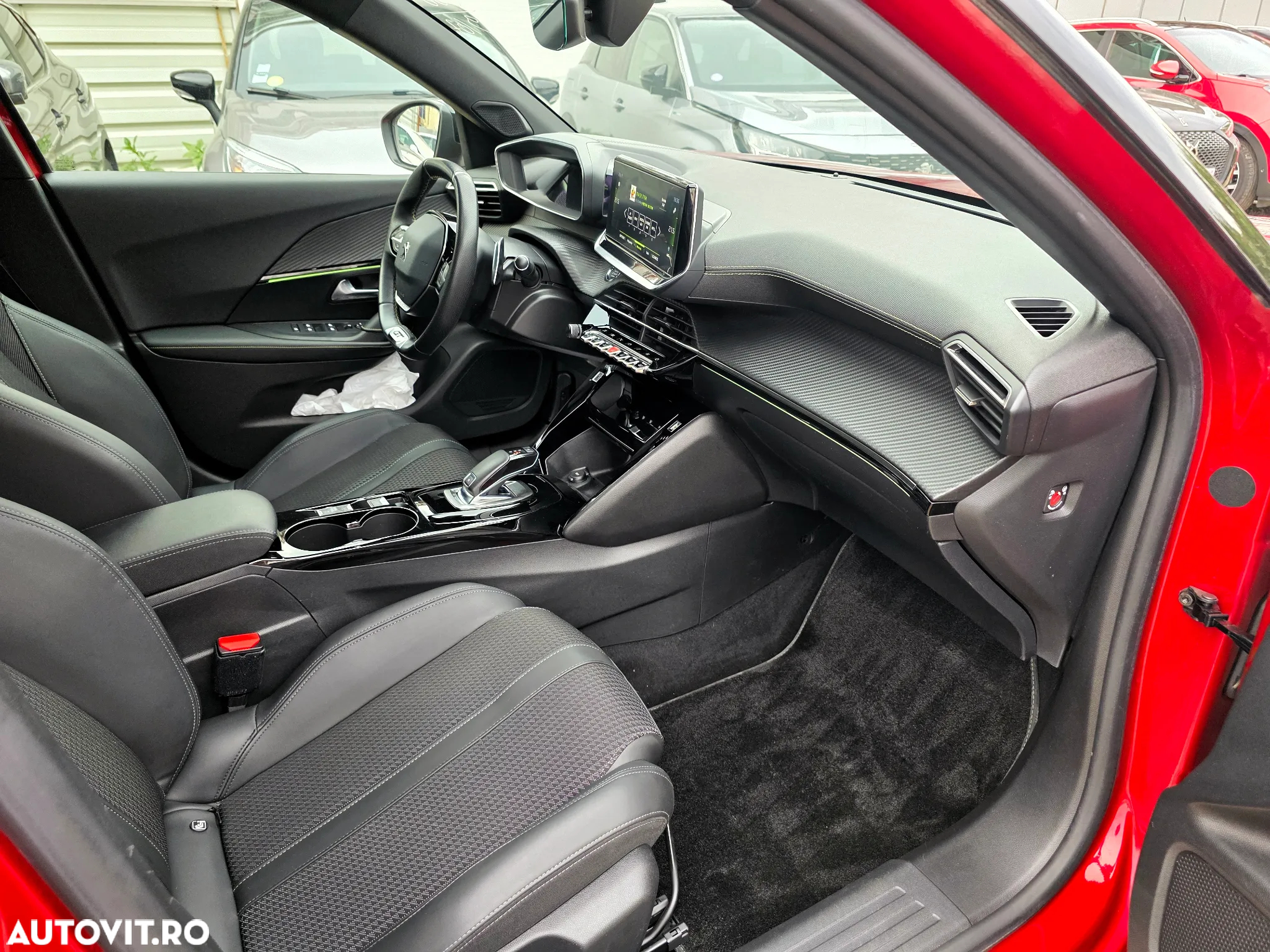 Peugeot 2008 1.2 L PureTech STT EAT8 GT Line - 14