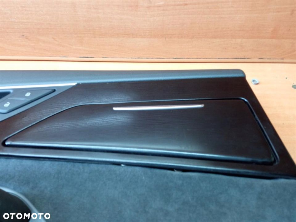 BOCZEK DRZWI LEWY TYLNY AUDI A8 D4 LONG - 6