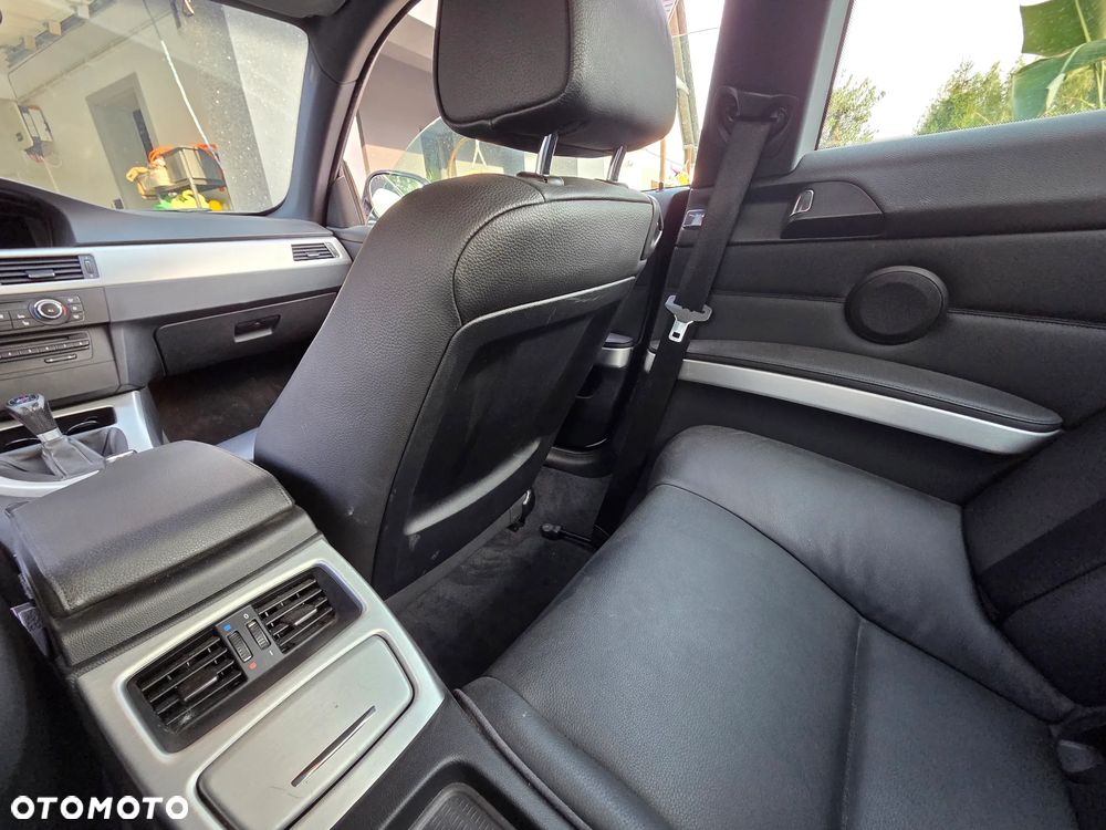 BMW Seria 3 325i - 15