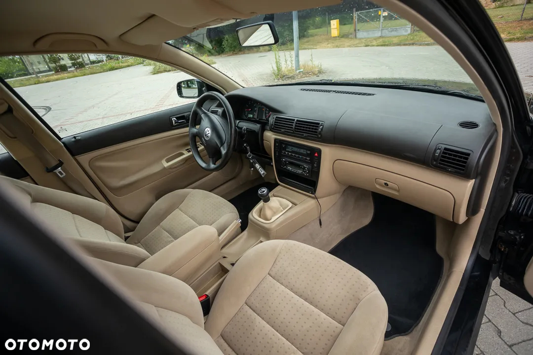 Volkswagen Passat 1.8T Comfortline - 11