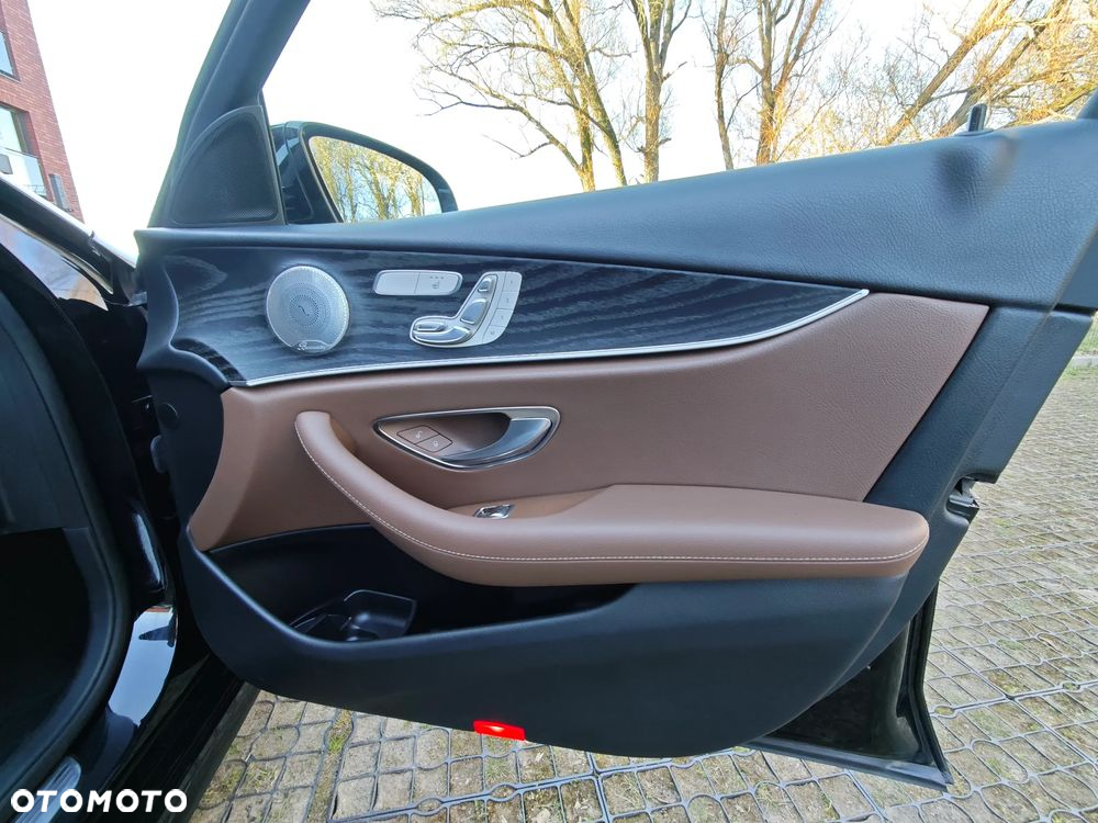 Mercedes-Benz Klasa E 300 9G-TRONIC Avantgarde - 15