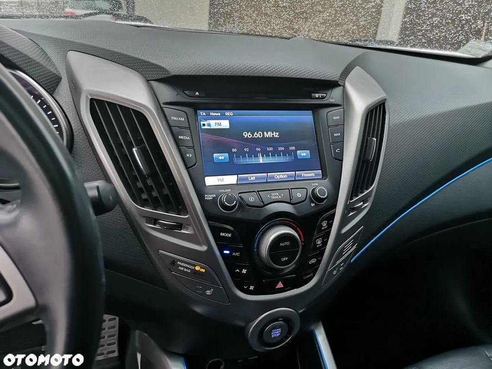 Hyundai Veloster 1.6 GDI Premium - 27
