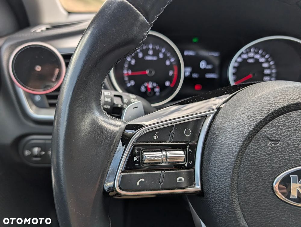 Kia Ceed 1.5 T-GDI M DCT - 32