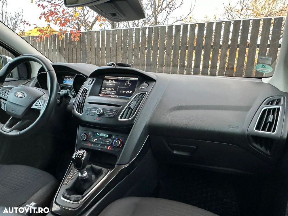 Ford Focus 1.5 EcoBlue Start-Stopp-System TITANIUM - 24