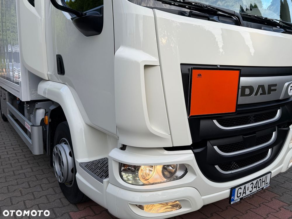 DAF DAF LF 12.260 AUTOMAT / PEŁNY ADR / LODÓWKA /SALON POLSKA / WINDA 1.5 TONY / PRZEBIEG 138.000 TYŚ KM / JEDYNY W POLSCE / FABRYCZNIE NOWY / UNIKAT / ŁÓŻKO / WOZIŁ AMUNICJE / KONTENER CAŁY WYBITY / PACHNIE NOWOŚCIĄ - 10
