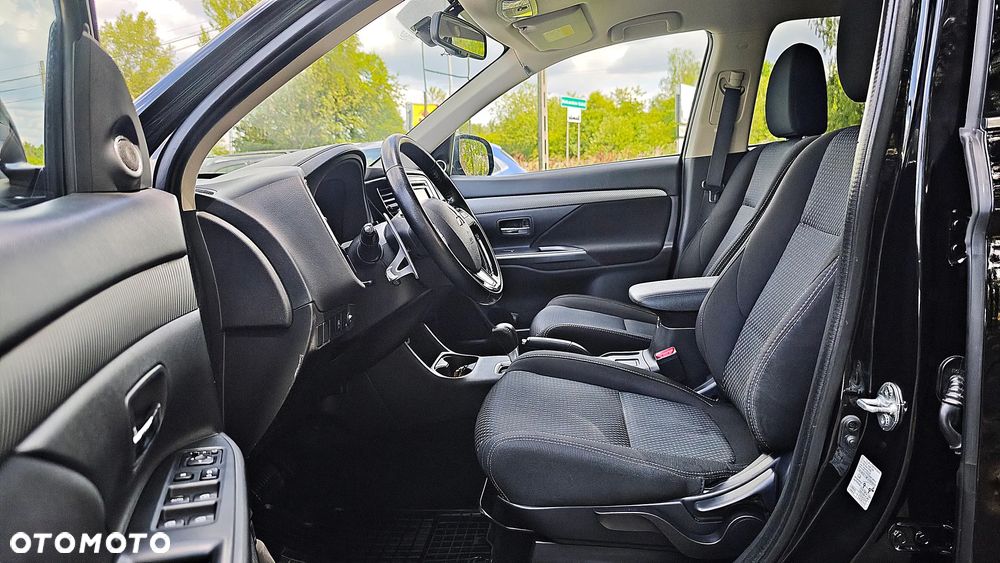 Mitsubishi Outlander - 22