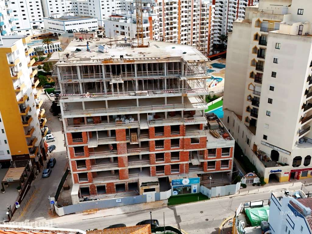 Apartamento T2 em Condomínio com Piscina em Portimão - Grande imagem: 2/33