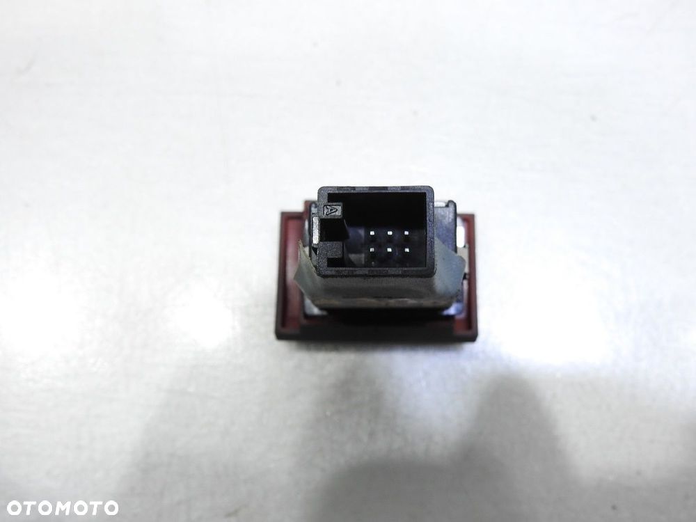 PRZYCISK ŚWIATEŁ AWARYJNYCH AUDI A3 8P LIFT - 6