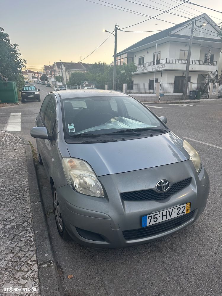 Toyota Yaris 1.0 VVT-i AC Manual - 2