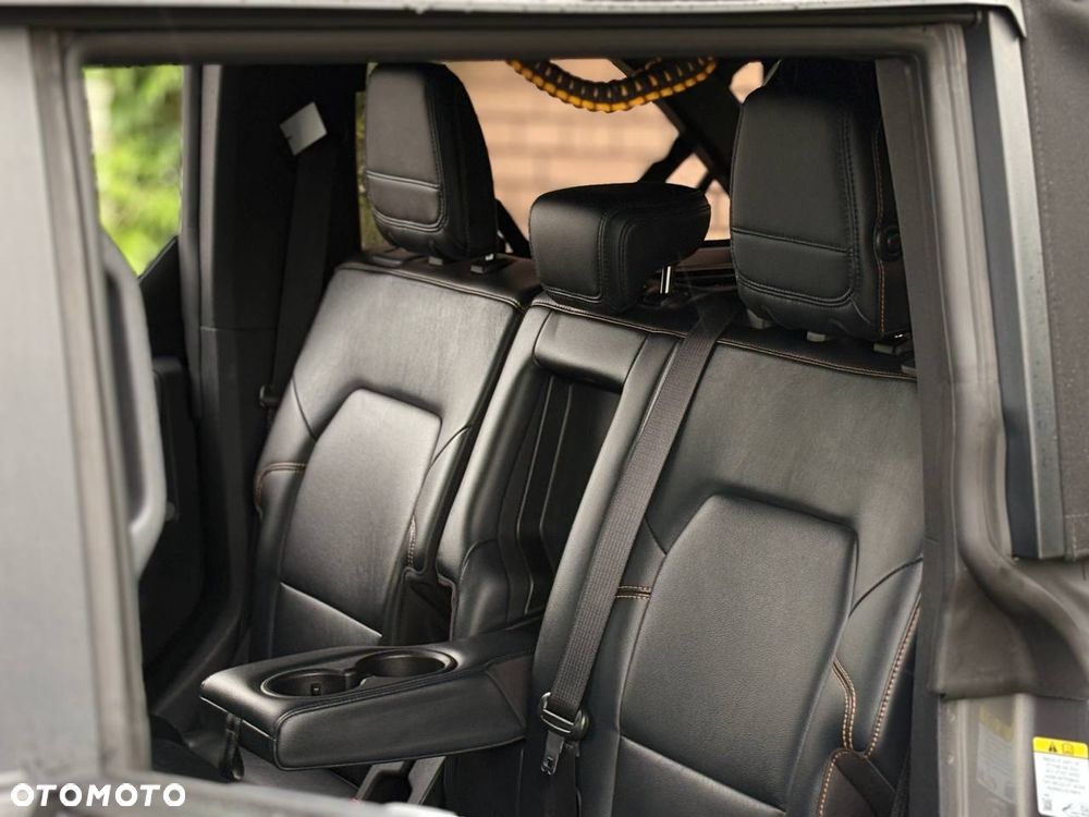 Ford Bronco - 22