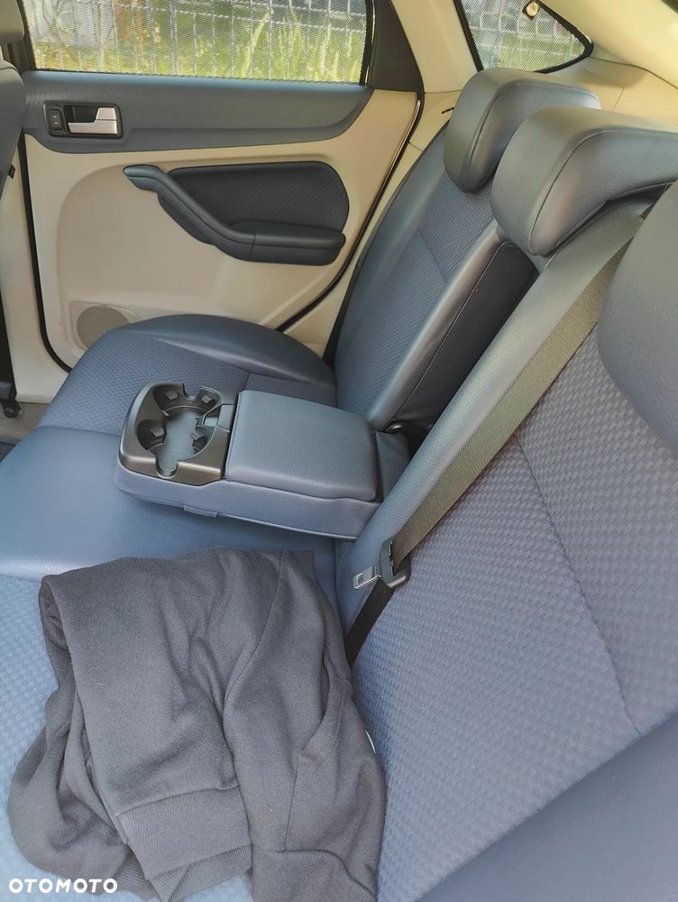 Ford Focus 2.0 Sport - 9