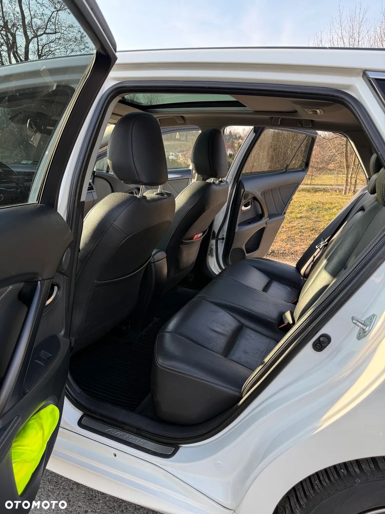 Toyota Avensis 2.0 D-4D Premium - 25