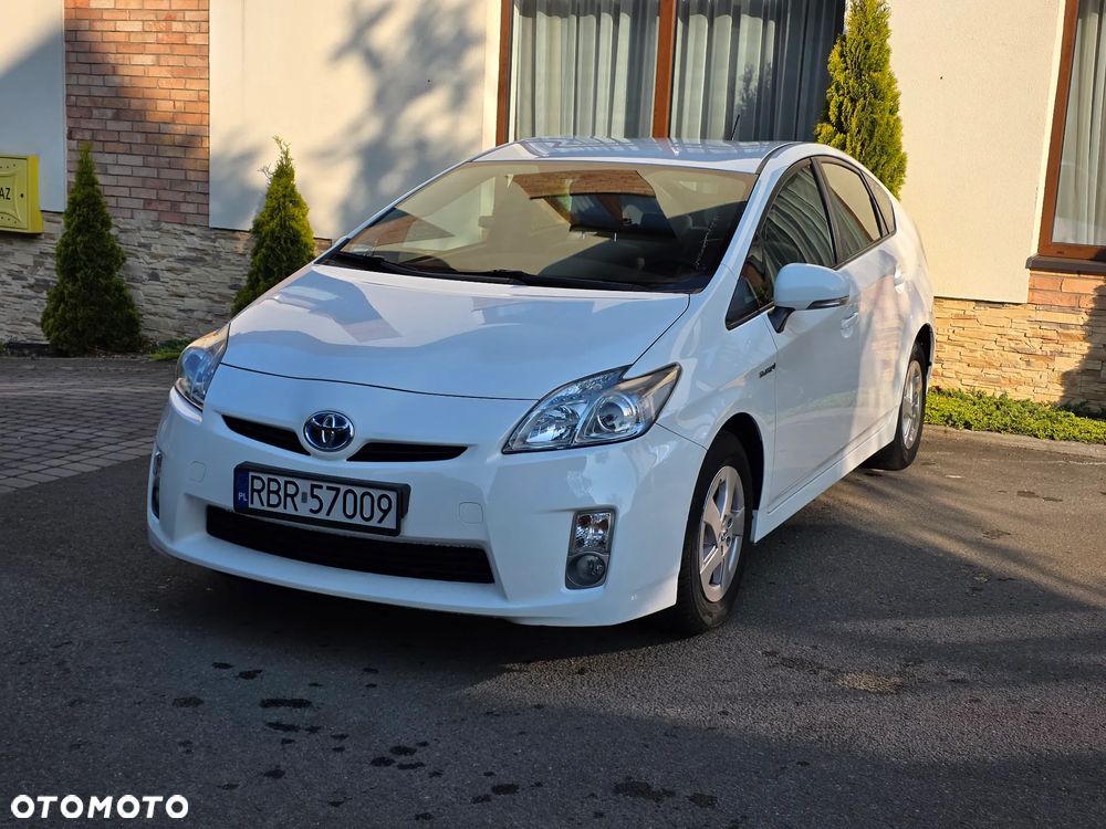 Toyota Prius (Hybrid) - 35