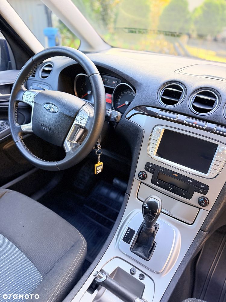 Ford Galaxy 2011 photo 5