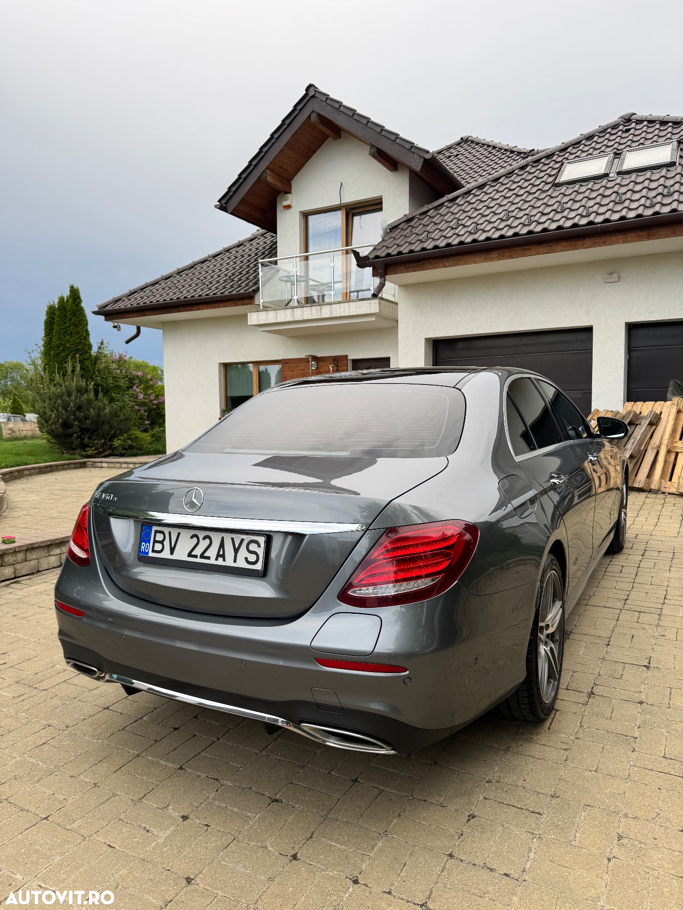 Mercedes-Benz E 350e 9G-TRONIC AMG Line - 4