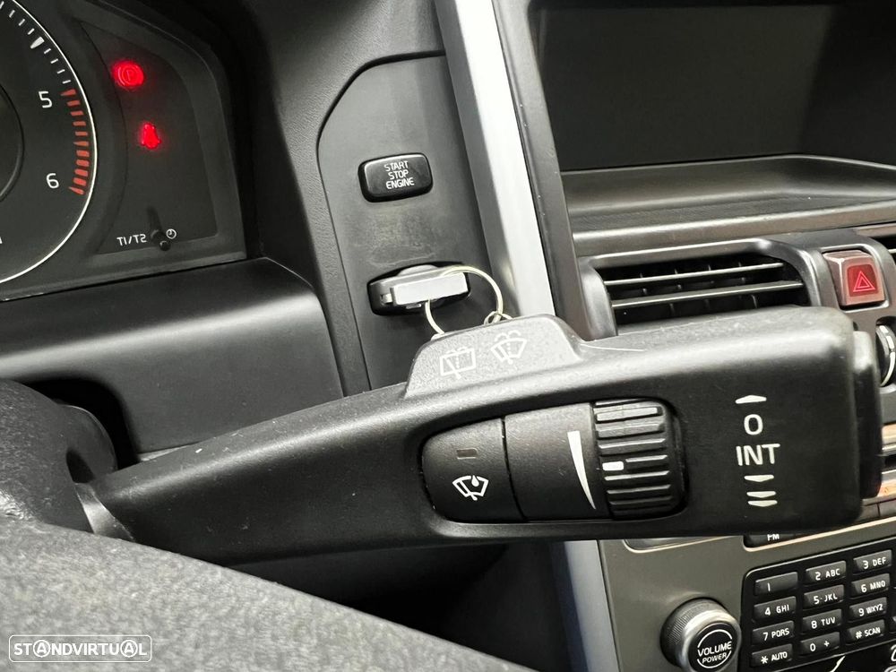 Volvo XC 60 D5 Momentum - 25