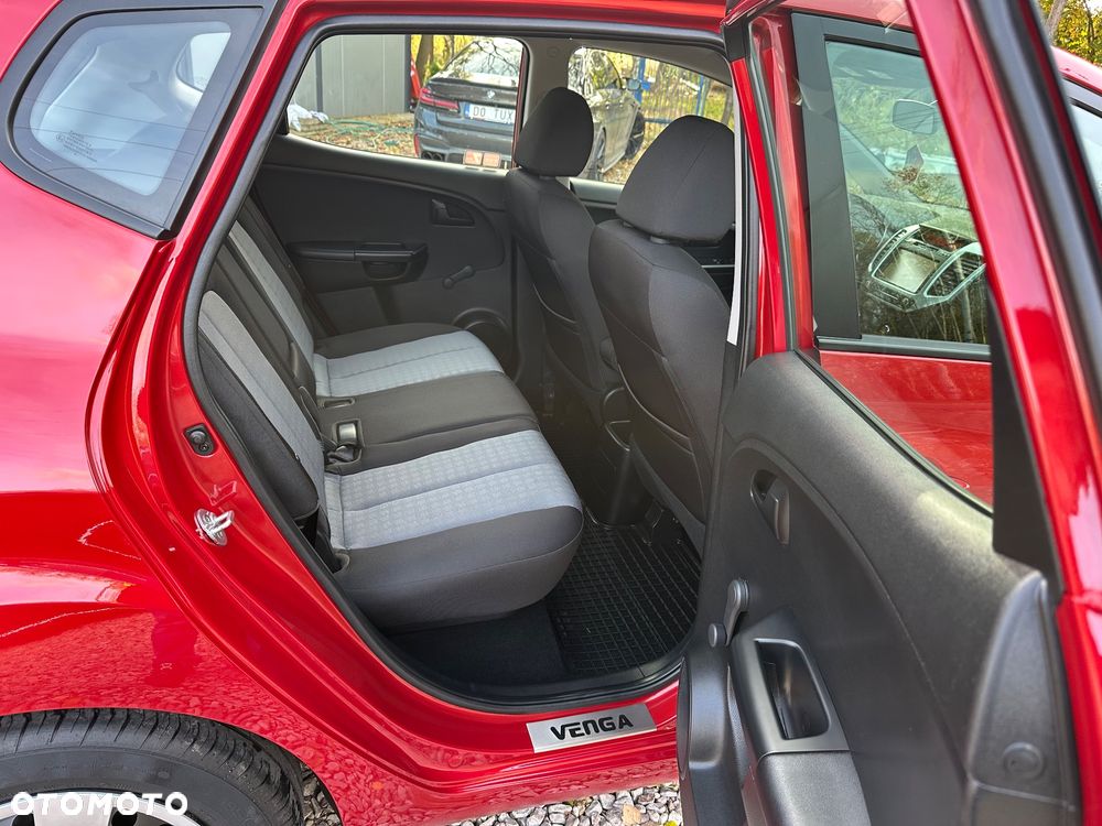 Kia Venga 1.4 Business Line - 11