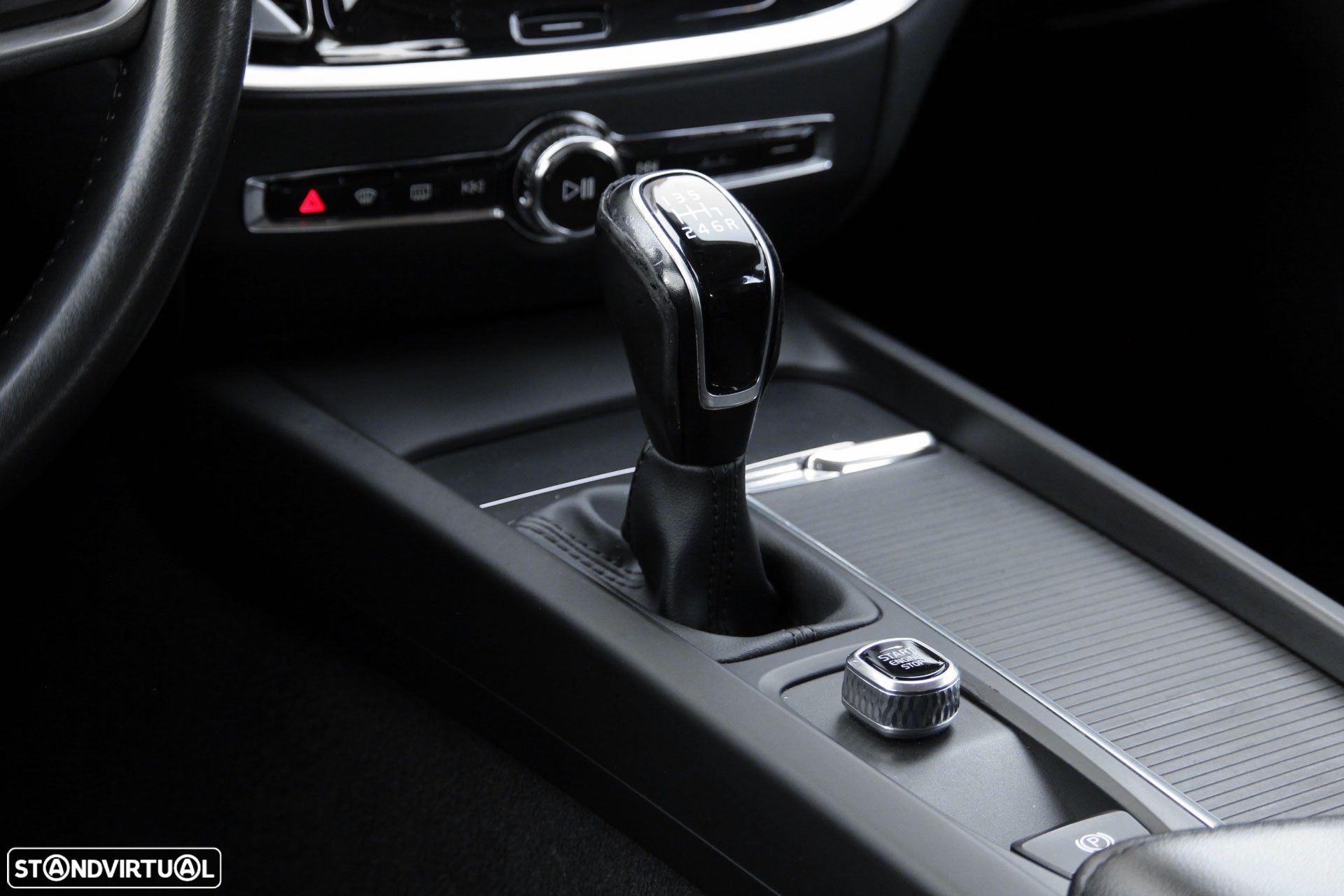 Volvo V60 2.0 D3 Momentum - 24