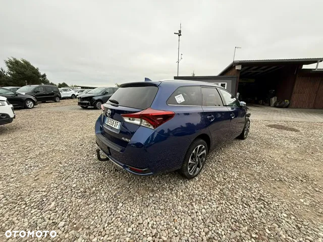 Toyota Auris 1.6 D-4D Design Edition - 6