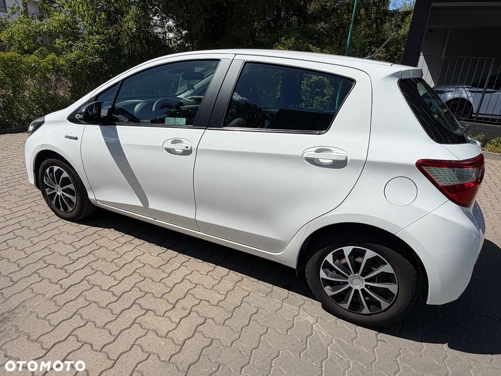 Toyota Yaris Hybrid 100 Active EU6 - 4