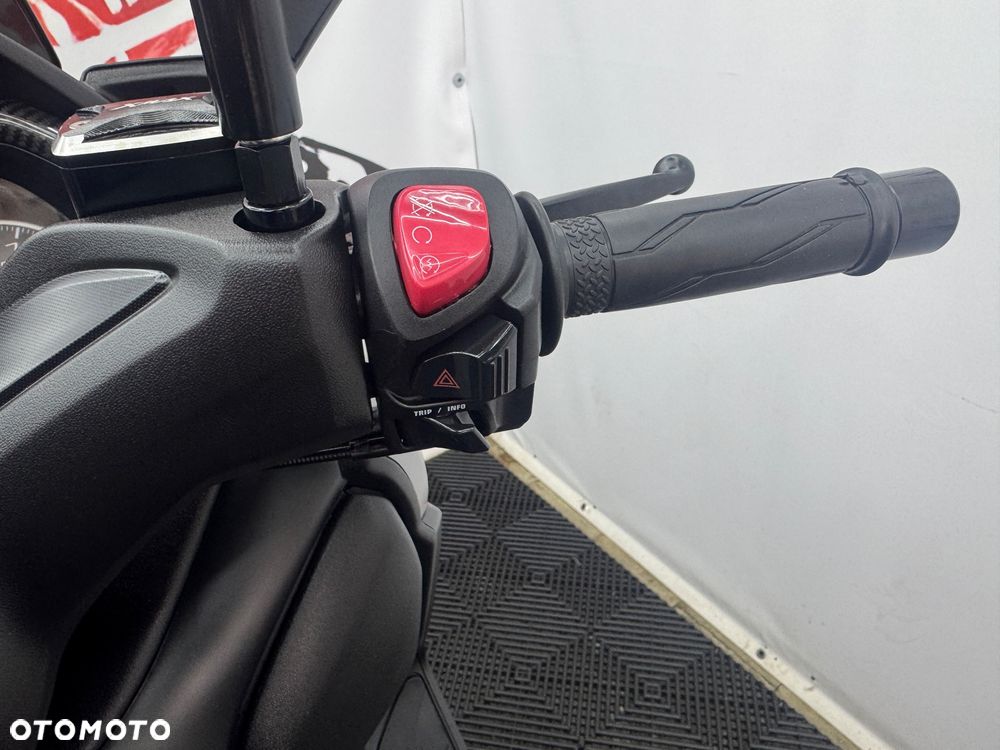 Yamaha X-max - 31