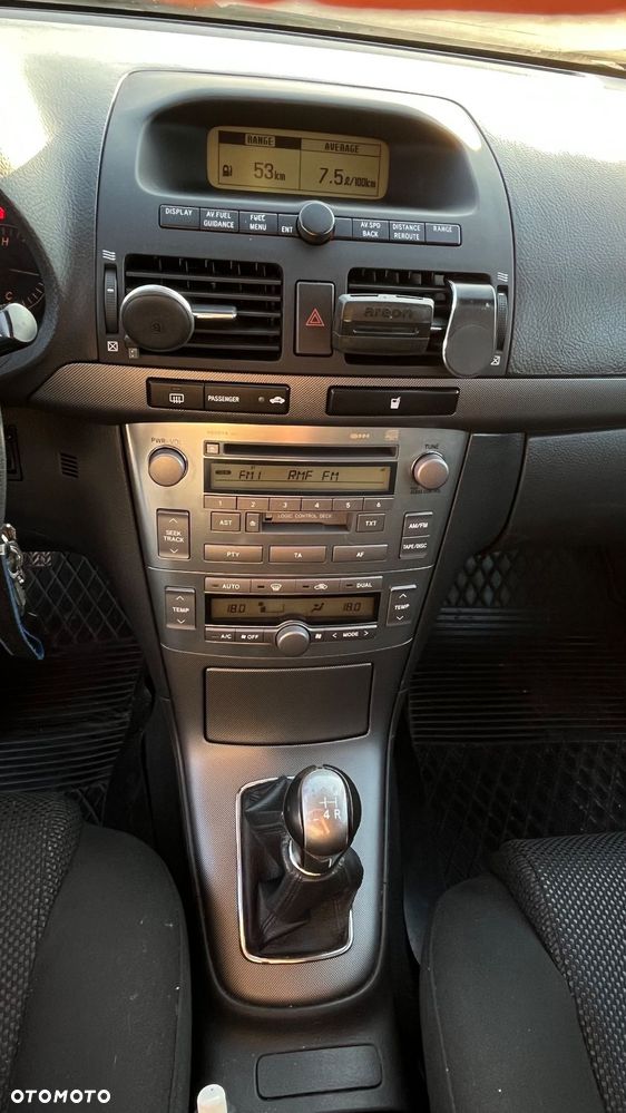 Toyota Avensis 1.8 VVT-i Sol - 8