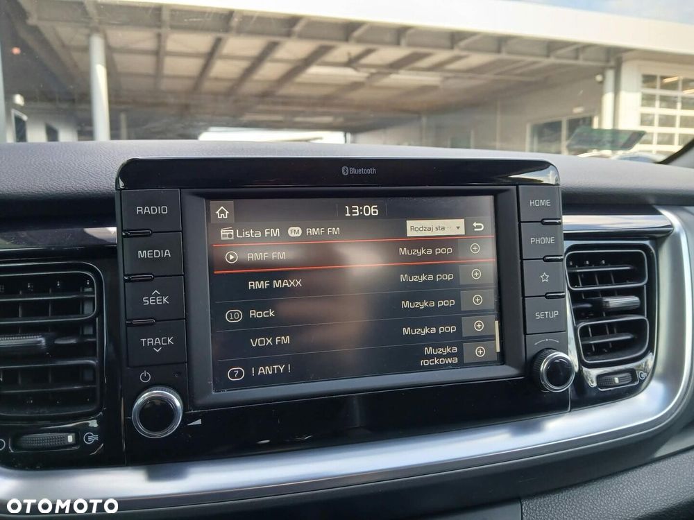 Kia Stonic 1.2 L - 19
